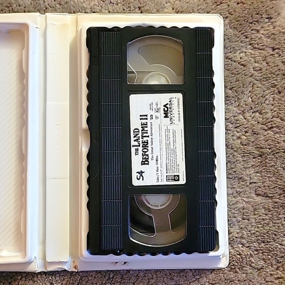 The Land Before Time II VHS - Picture 4 of 5